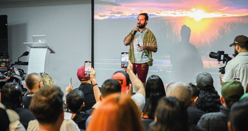 F2R 2025: donde el conocimiento aceleró  el futuro de las dos ruedas