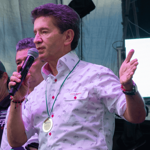 Dr. Luis Pérez
